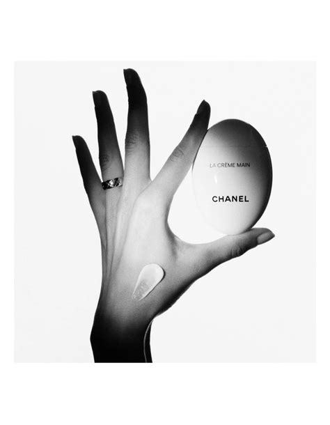 chanel illuminante in crema|Chanel la creme mains nourish.